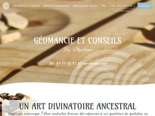 Consultez un expert en géomancie pour une voyance sérieuse en ligne. Obtenez des prédictions fiables sur l'amour et le travail grâce à cet art divinatoire unique